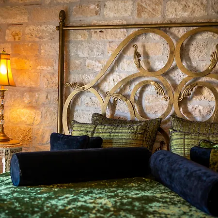 Achtis Hotel 4*