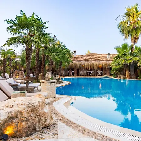 Hotel Achtis 4*