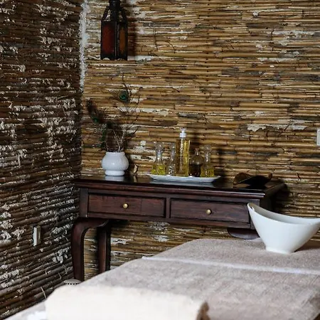 فندق Achtis أفيتوس