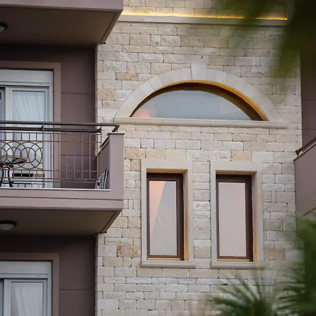 Achtis فندق أفيتوس